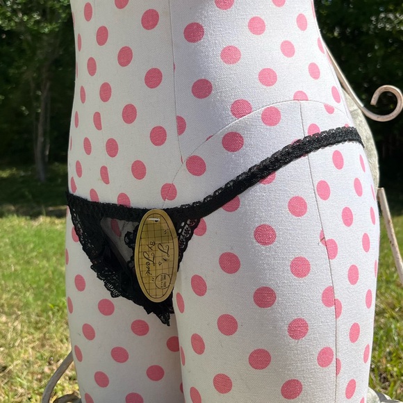 NWT Vintage Ruffly Panties - Picture 3 of 5